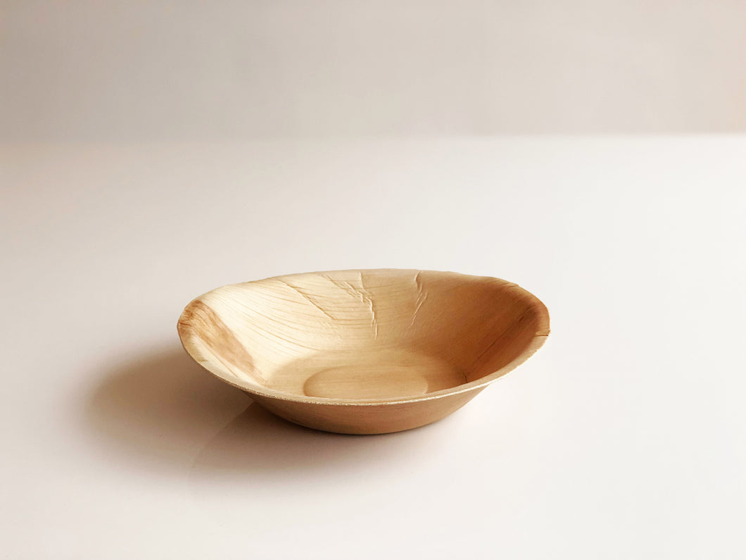 Medium round palm leaf bowl 18cm biodegradable